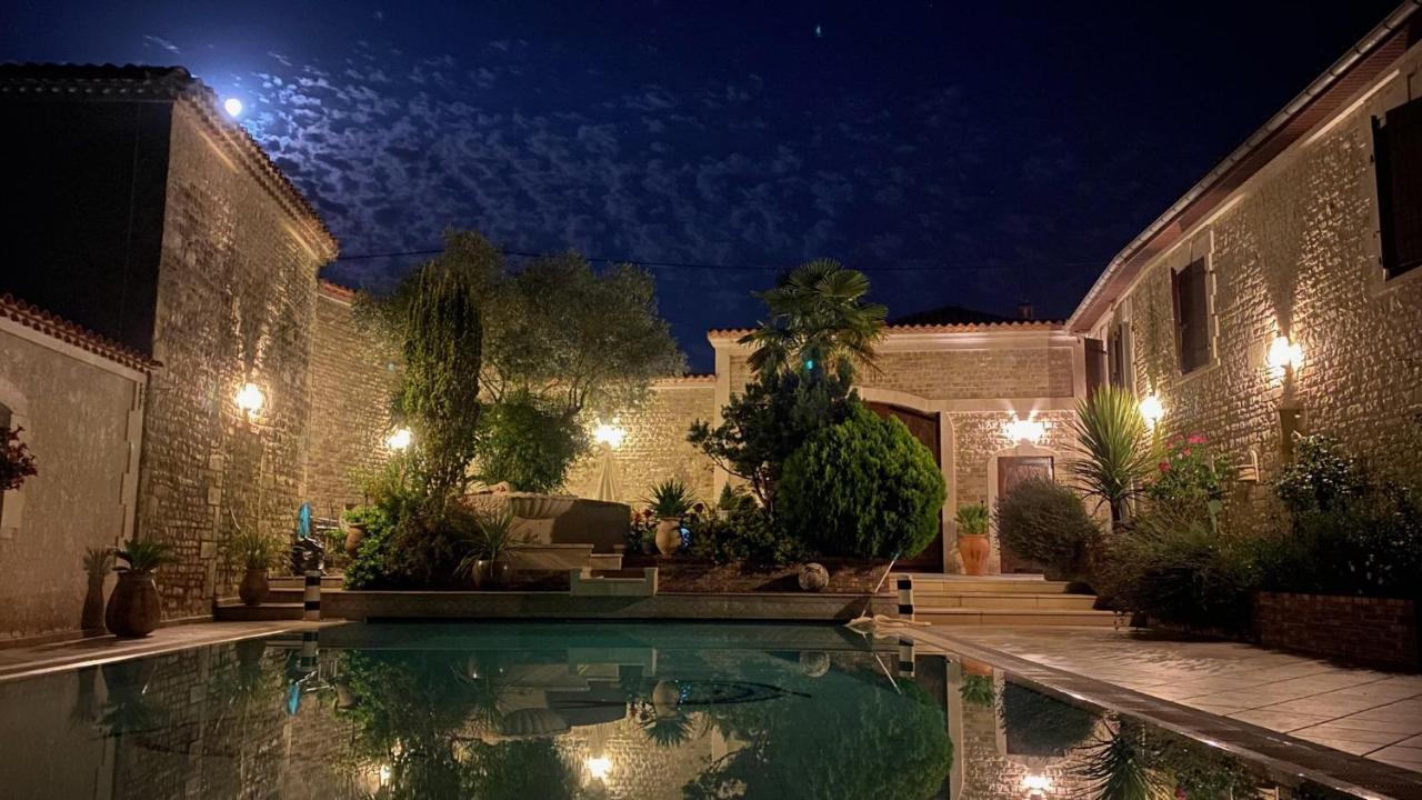 Bed and Breakfast La Fontaine Des Arts Mansle-les-Fontaines Экстерьер фото