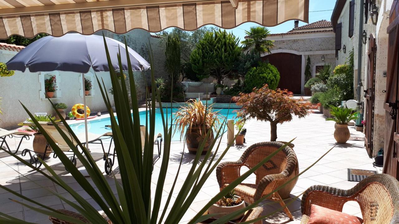 Bed and Breakfast La Fontaine Des Arts Mansle-les-Fontaines Экстерьер фото