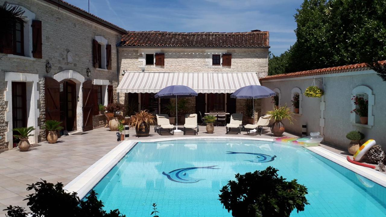 Bed and Breakfast La Fontaine Des Arts Mansle-les-Fontaines Экстерьер фото