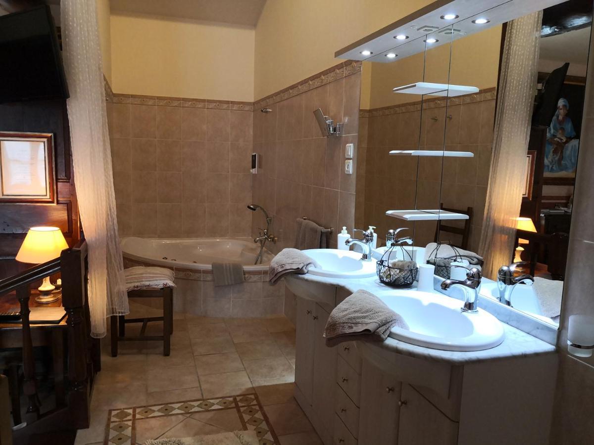 Bed and Breakfast La Fontaine Des Arts Mansle-les-Fontaines Экстерьер фото
